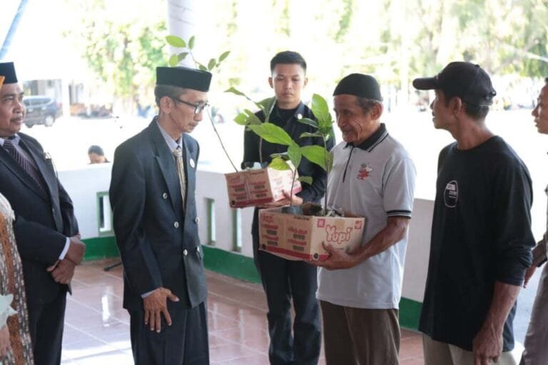 Baznas Majene Salurkan Rp130 Juta Dana ZIS Tahap II, Dukung Program Pengentasan Kemiskinan dan Pengembangan Usaha