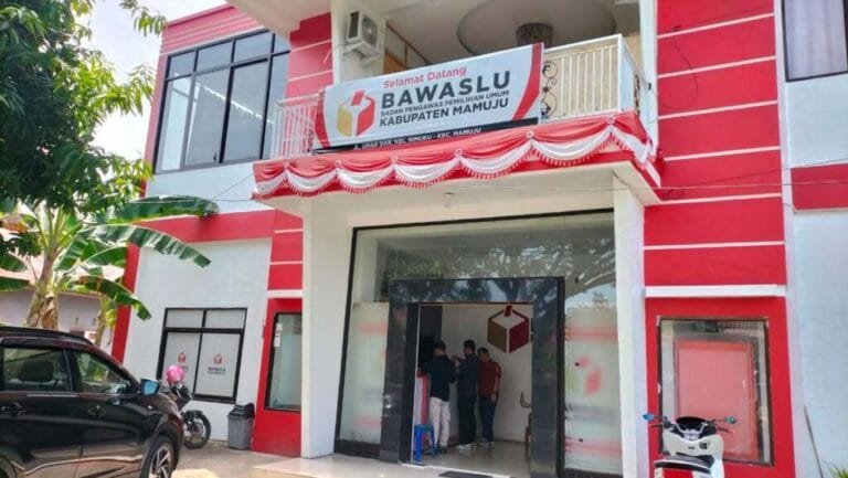 kantor-bawaslu-mamuju_169