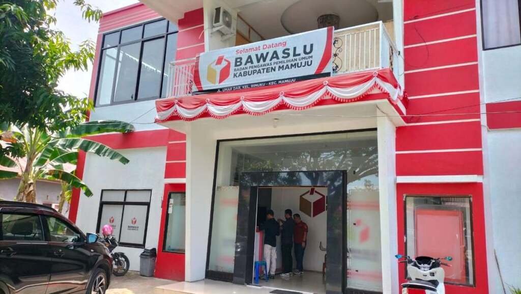 Calon Bupati Mamuju Sutinah Suhardi Dilaporkan ke Bawaslu Atas Dugaan Pelanggaran Kampanye