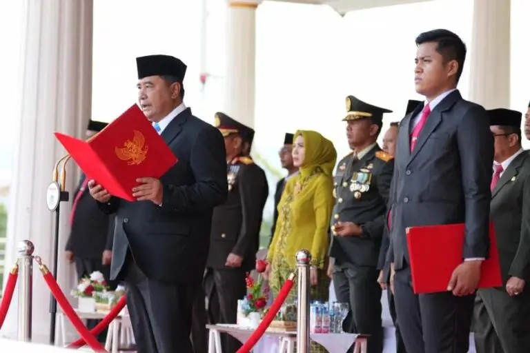 Peringati Hari Pahlawan, Pj Gubernur Sulbar Beri Penghargaan kepada Veteran dan Petani