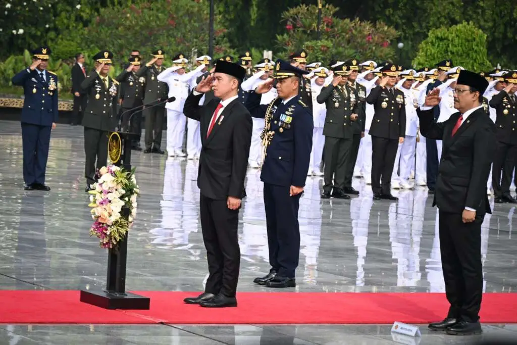 Wapres Gibran Rakabuming Pimpin Upacara Hari Pahlawan 2024