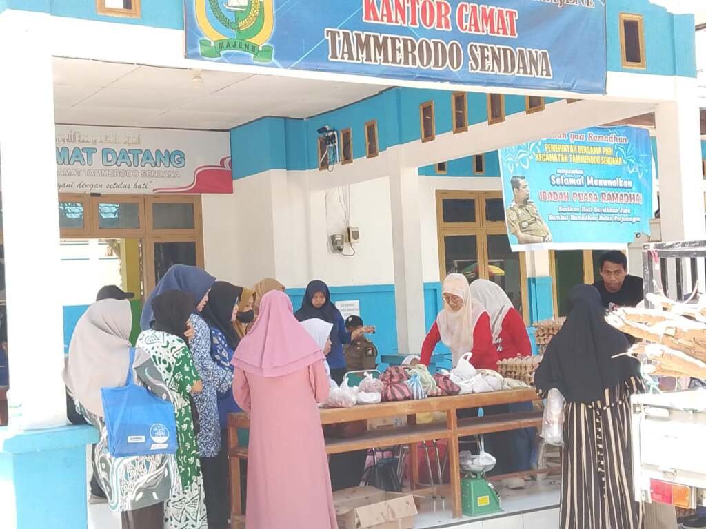 Sambut HUT RI ke-80, Pemkab Majene Gelar Pasar Murah Bertajuk “Pangan Terjangkau di Hari Kemerdekaan”