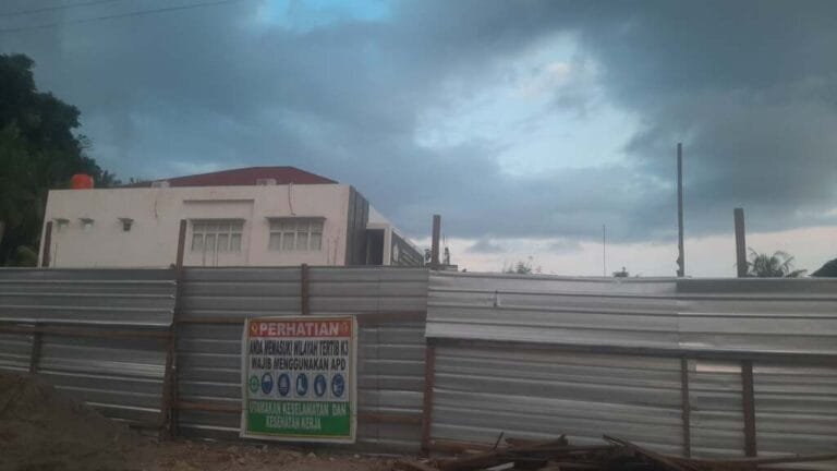 Mahasiswa Teknik Sipil Unsulbar Soroti Proyek Kemenag Majene yang Molor, Desak APH dan KPK Turun Tangan